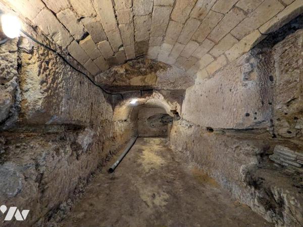 Espace semi troglodyte à aménager