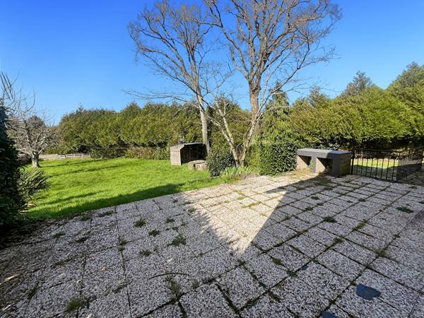 PLOEREN près de Vannes. Bus et commerces à pieds.