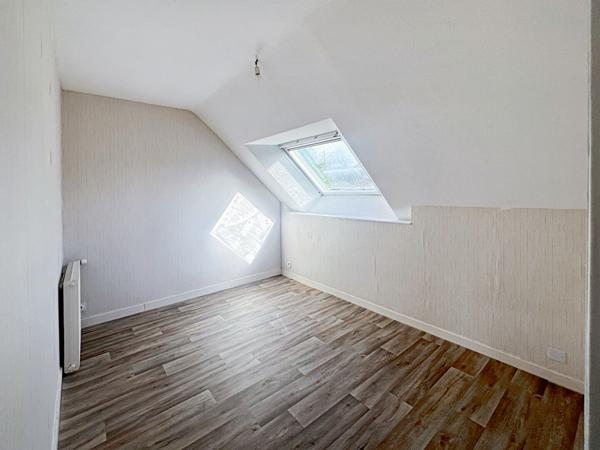 PLOEREN près de Vannes. Bus et commerces à pieds.