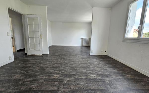 Appartement à vendre    4 pièces • 102 440 m2 Corbeil-Essonnes