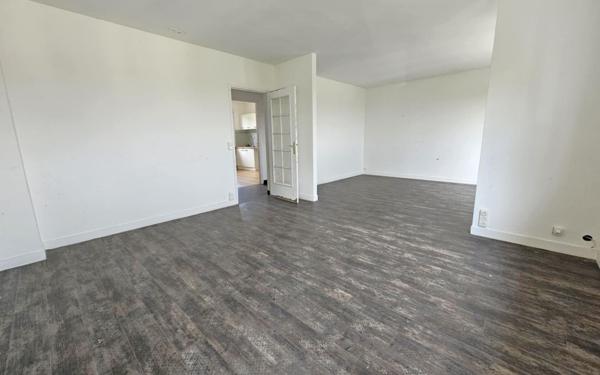 Appartement à vendre    4 pièces • 102 440 m2 Corbeil-Essonnes