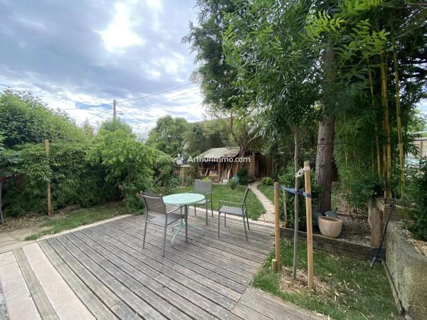 Vente                                                      Maison
                        
                     5 pièces                      135 m2                     à Millau