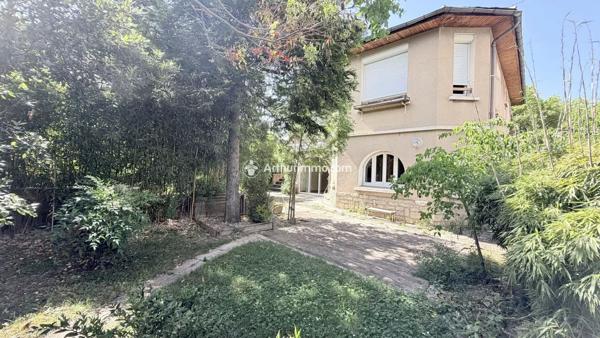Vente                                                      Maison
                        
                     5 pièces                      135 m2                     à Millau