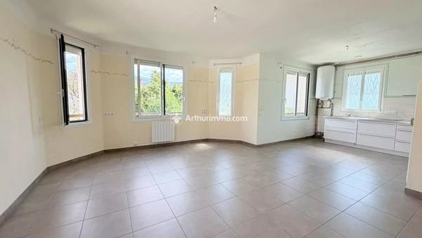 Vente                                                      Maison
                        
                     5 pièces                      135 m2                     à Millau
