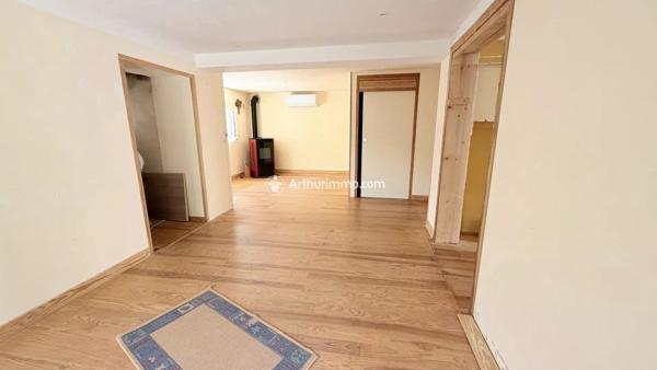 Vente                                                      Maison
                        
                     5 pièces                      135 m2                     à Millau