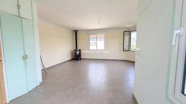 Vente                                                      Maison
                        
                     5 pièces                      135 m2                     à Millau