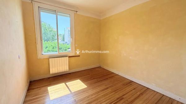 Vente                                                      Maison
                        
                     5 pièces                      135 m2                     à Millau