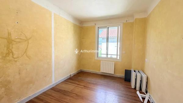 Vente                                                      Maison
                        
                     5 pièces                      135 m2                     à Millau