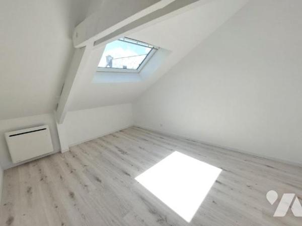 A VENDRE - LAVAL MAISON DE VILLE - RIVE DROITE 