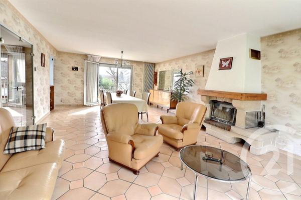 Maison à vendre  8 pièces - 213 m2 VAUJOURS - 93