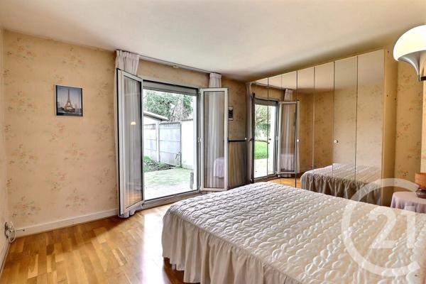 Maison à vendre  8 pièces - 213 m2 VAUJOURS - 93