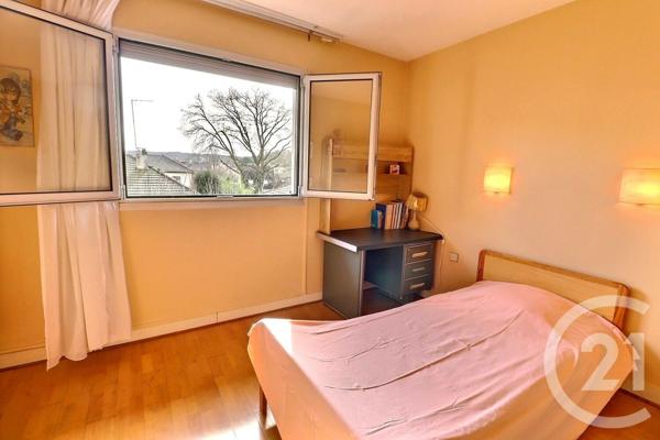 Maison à vendre  8 pièces - 213 m2 VAUJOURS - 93