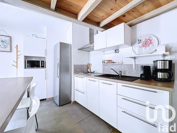 Maison à vendre 8 pièces 170 m² Saint-Mitre-les-Remparts