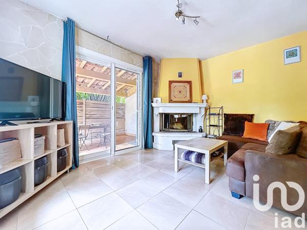 Maison à vendre 8 pièces 170 m² Saint-Mitre-les-Remparts