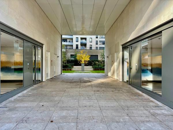 Rueil Malmaison - Studio loué meublé - 2023 - Proche RER - Investisseur