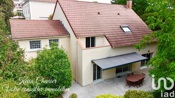 House for sale 5 rooms 190 m² Crécy-la-Chapelle