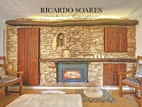 MAISON FAMILIALE 306 m2 / 5 CHAMBRES / 3 CUISINES / 3 SALONS / GARAGE DOUBLE / TERRAIN 14 580 m2