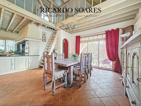 MAISON FAMILIALE 306 m2 / 5 CHAMBRES / 3 CUISINES / 3 SALONS / GARAGE DOUBLE / TERRAIN 14 580 m2