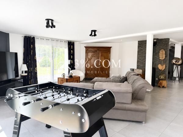 Maison
                                                                                                                                                                                                                                                                                                                        10 pièce(s)                                                                                                                                                                                                          4 chambre(s)                                                                                                                                                                                                          325  m²