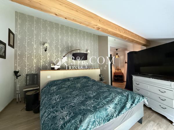 Maison
                                                                                                                                                                                                                                                                                                                        10 pièce(s)                                                                                                                                                                                                          4 chambre(s)                                                                                                                                                                                                          325  m²