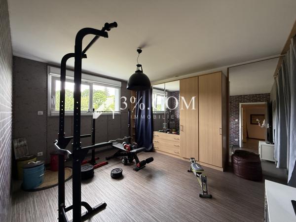 Maison
                                                                                                                                                                                                                                                                                                                        10 pièce(s)                                                                                                                                                                                                          4 chambre(s)                                                                                                                                                                                                          325  m²