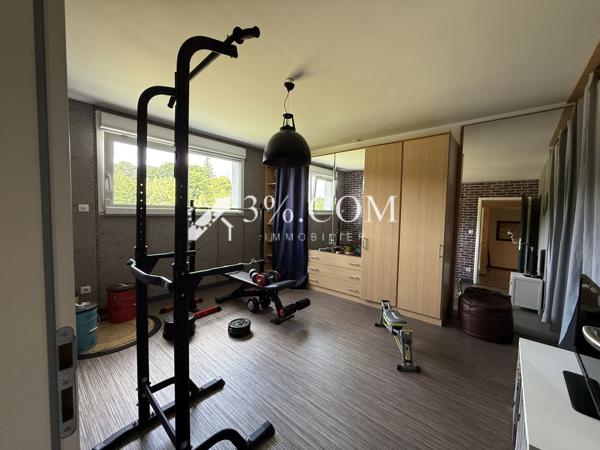 Maison
                                                                                                                                                                                                                                                                                                                        10 pièce(s)                                                                                                                                                                                                          4 chambre(s)                                                                                                                                                                                                          325  m²