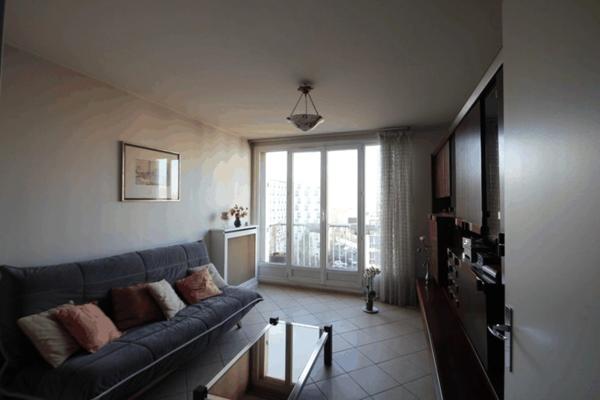 Appartement 3 pièces LE BOURGET- 56 m2 avec vue sur Paris - Boxe, cave et balcon