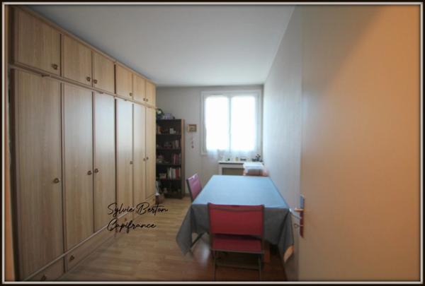 Appartement 3 pièces LE BOURGET- 56 m2 avec vue sur Paris - Boxe, cave et balcon