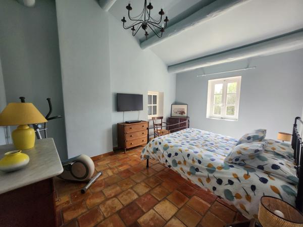 Aubagne (13400) MAISON / BASTIDE SECTEUR EOURES - AUBAGNE - 362 m² sur terrain de 9753 m² - Piscine - AU CALME et SANS VIS-à-V