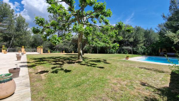 Aubagne (13400) MAISON / BASTIDE SECTEUR EOURES - AUBAGNE - 362 m² sur terrain de 9753 m² - Piscine - AU CALME et SANS VIS-à-V