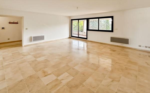 Appartement à louer    5 pièces • 117,40 m2 Marseille 8