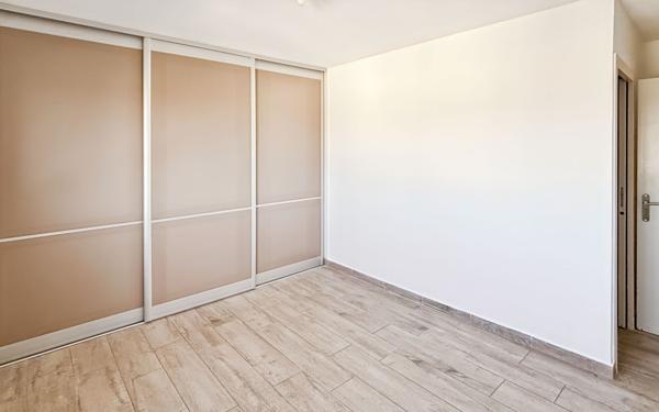 Appartement à louer    5 pièces • 117,40 m2 Marseille 8