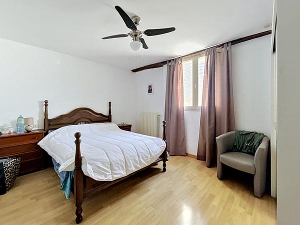 À vendre - 20 min d'Angers : maison de caractère 10 pièces + dépendance de 140 m² !