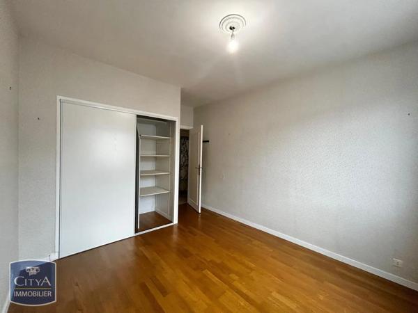 Appartement à louer 3 pièces 78.17m² Tours (37000)