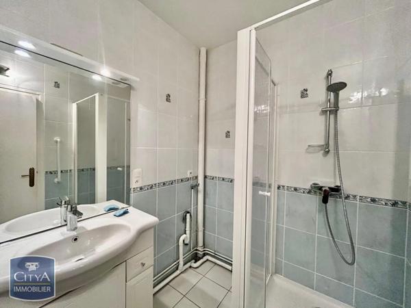 Appartement à louer 3 pièces 78.17m² Tours (37000)