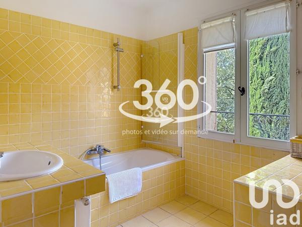 Maison à vendre 11 pièces 285 m² Cuers