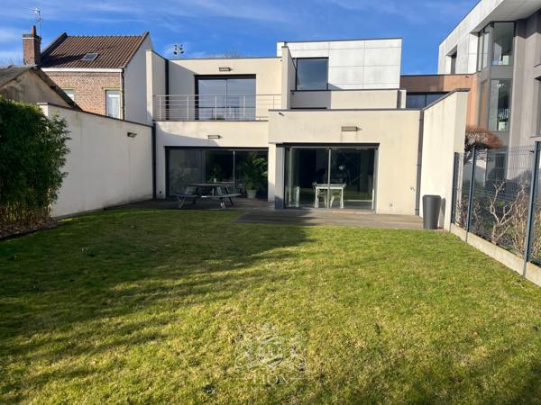 Cubique de 190m² secteur Saint-Sauveur