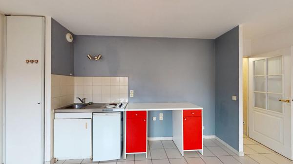 Grand studio Villejuif 32 m2 - Hyper centre - Métro - Parking - Cave - Belle copropriété - Faibles charges