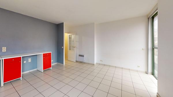 Grand studio Villejuif 32 m2 - Hyper centre - Métro - Parking - Cave - Belle copropriété - Faibles charges