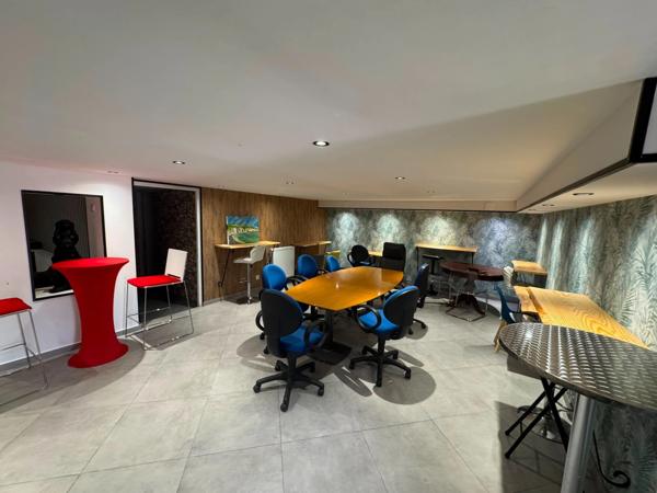 À VENDRE – Ensemble de bureaux et entrepôt à l'entrée de Dieppe