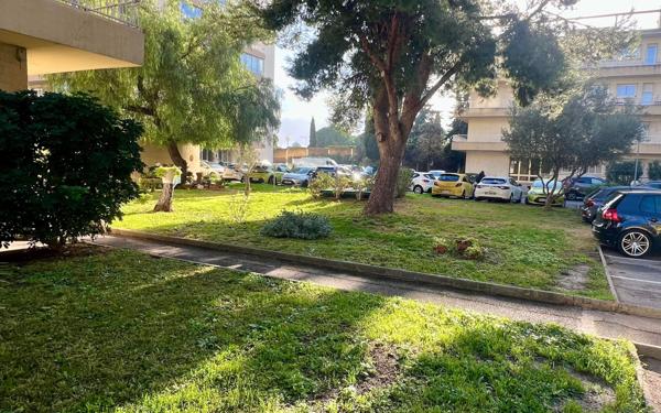 Appartement à vendre    3 pièces • 61,60 m2 Toulon