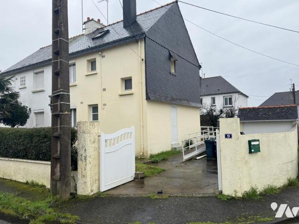 PLOEMEUR proche centre et route des plages, maison de type 4 sur 249 m² de terrain (prévoir travaux)