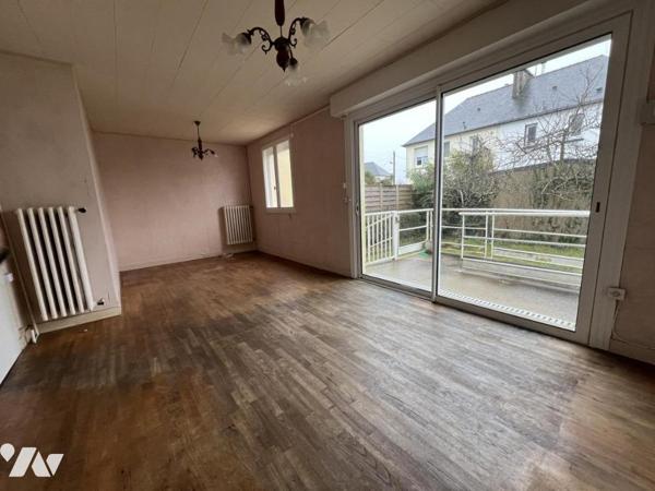 PLOEMEUR proche centre et route des plages, maison de type 4 sur 249 m² de terrain (prévoir travaux)