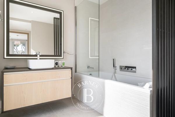 Antibes, Villa 7 Chambres -  416 m² à vendre