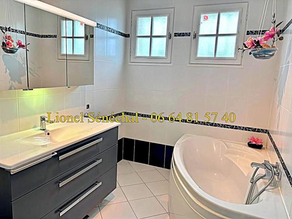 Maison lumineuse et peu énergivore 9 pièces de 138 m2 habitables (165 m2 au sol) sur une parcelle de plus de 1 200 m2