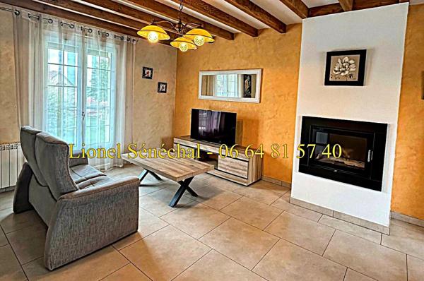 Maison lumineuse et peu énergivore 9 pièces de 138 m2 habitables (165 m2 au sol) sur une parcelle de plus de 1 200 m2