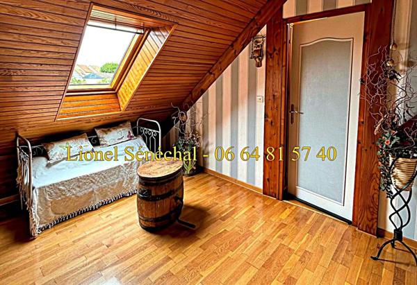 Maison lumineuse et peu énergivore 9 pièces de 138 m2 habitables (165 m2 au sol) sur une parcelle de plus de 1 200 m2