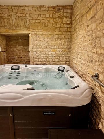 Propriété de 3 maisons dans un cadre bucolique avec plus de 3 hectares - à 20min de LA ROCHELLE