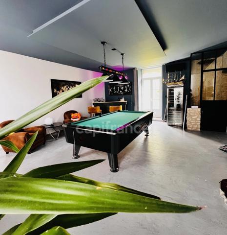 Propriété de 3 maisons dans un cadre bucolique avec plus de 3 hectares - à 20min de LA ROCHELLE