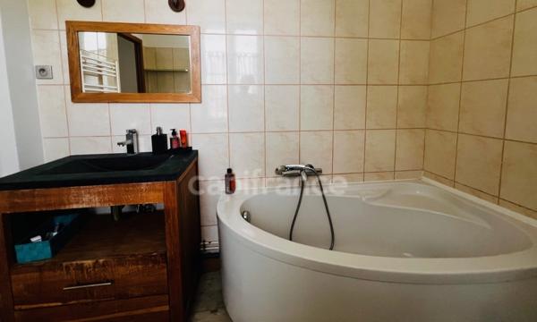 Propriété de 3 maisons dans un cadre bucolique avec plus de 3 hectares - à 20min de LA ROCHELLE